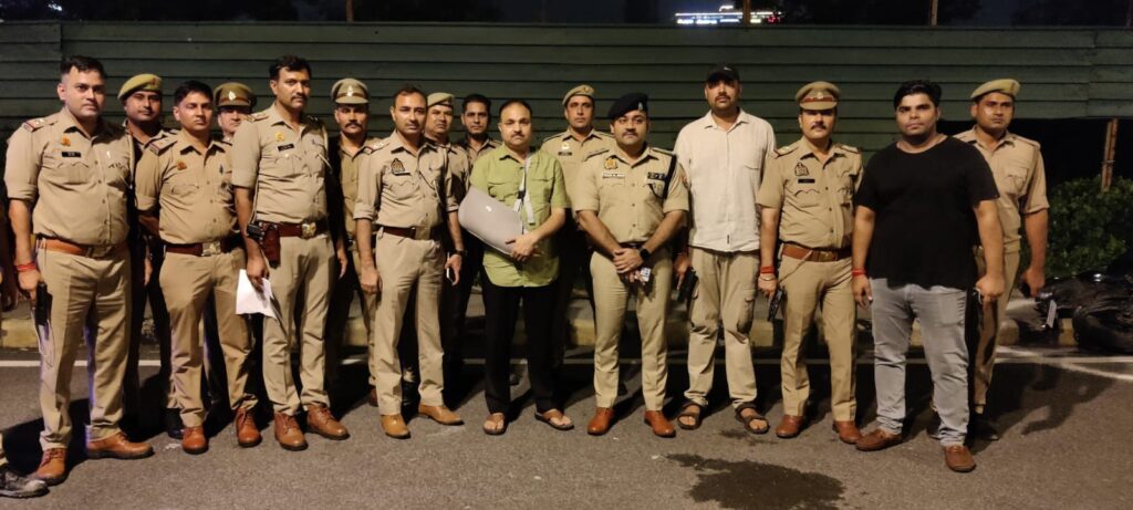 नोएडा पुलिस ने सेक्टर 20 में लुटेरों के साथ की मुठभेड़, एक बदमाश घायल 3 img 20250805 wa00157194495783294673499