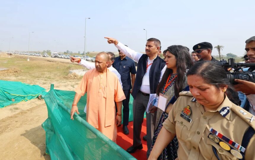 नोएडा इंटरनेशनल एयरपोर्ट की तैयारियाँ अंतिम चरण में, मुख्यमंत्री योगी आदित्यनाथ ने किया स्थल निरीक्षण, आज दिल्ली में प्रधानमंत्री नरेन्द्र मोदी से उद्घाटन के लिए ले सकते हैं समय 1 G4GJ7xLXcAARe r