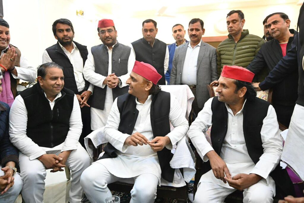 बेलाग लपेट : नोएडा में आकर भी अखिलेश यादव का युवराज के घर सेक्टर 150 न जाना ए साहिब ये ठीक नहीं, सवर्णों से दूरी एक सोची समझी राजनैतिक रणनीति या फिर है कोई मजबूरी! 5 20260130 1213184593813059692620158