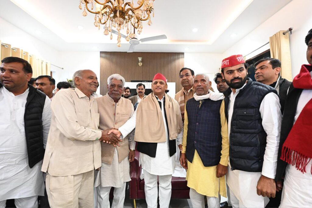 बेलाग लपेट : नोएडा में आकर भी अखिलेश यादव का युवराज के घर सेक्टर 150 न जाना ए साहिब ये ठीक नहीं, सवर्णों से दूरी एक सोची समझी राजनैतिक रणनीति या फिर है कोई मजबूरी! 6 20260130 1215052096375620625373176